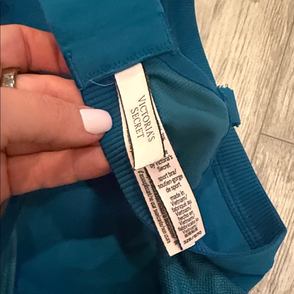 Victoria's Secret Teal Sports Bra - Picture 2 of 4